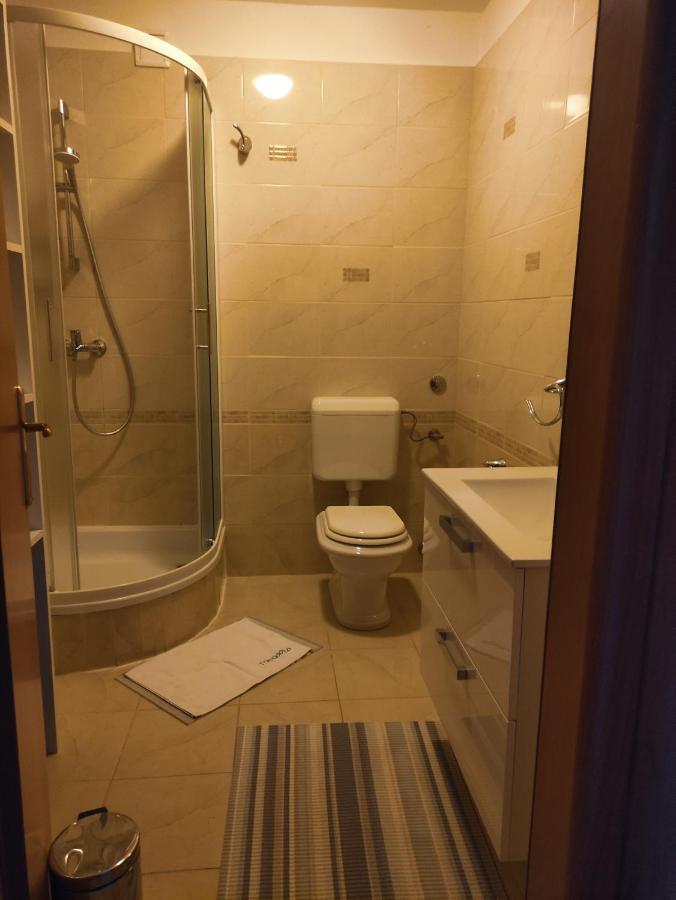 Apartman Vesna 2 Persons Njivice Bagian luar foto