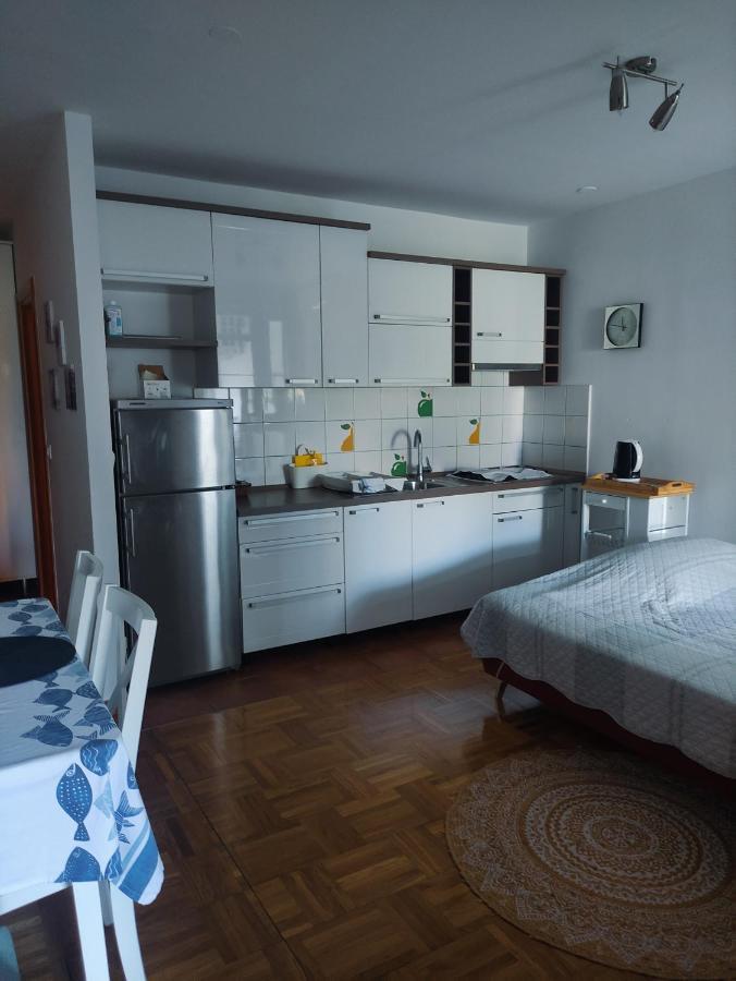 Apartman Vesna 2 Persons Njivice Bagian luar foto